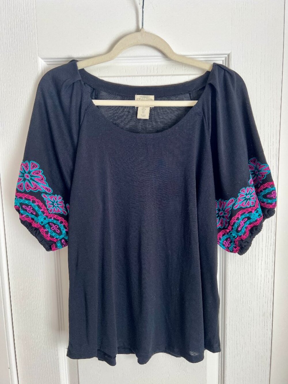 Telluride Clothing Co. Embroidered Puff Sleeve Slub Knit Blouse - Size L